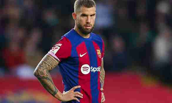 برشلونة يمدد عقد إينيجو مارتينيز رسميًا